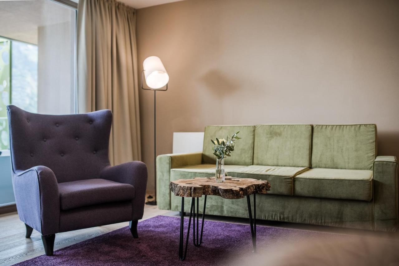 Oliven- & Genusshotel Hirzer Schenna Eksteriør bilde