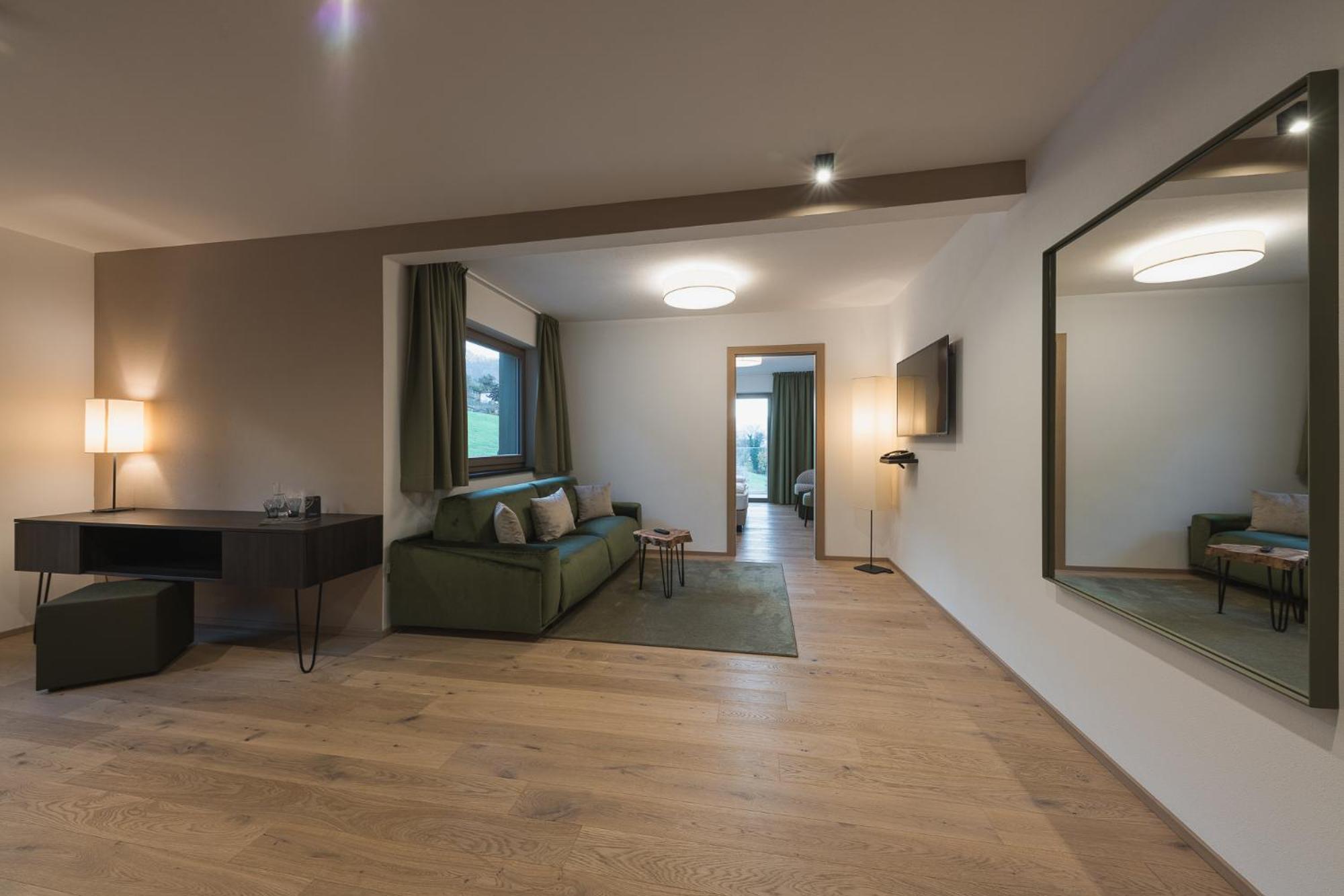 Oliven- & Genusshotel Hirzer Schenna Rom bilde
