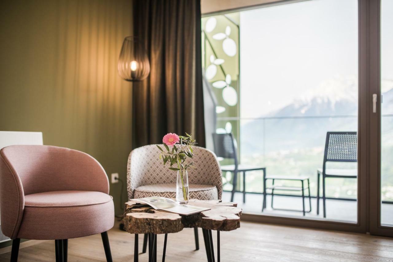 Oliven- & Genusshotel Hirzer Schenna Eksteriør bilde