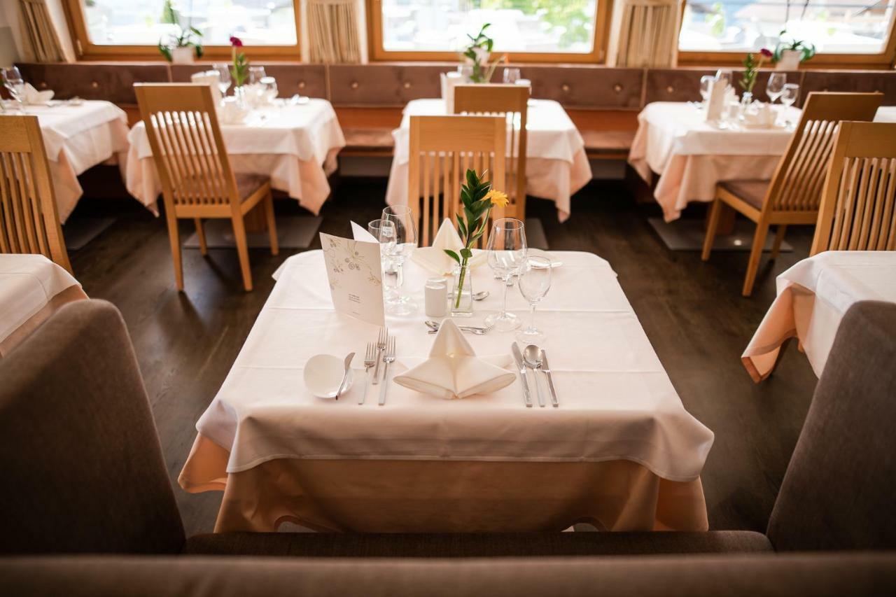 Oliven- & Genusshotel Hirzer Schenna Eksteriør bilde